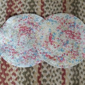 Lot of 2 placemats